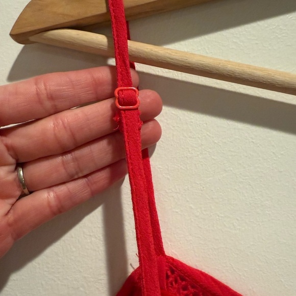 Lovers + Friends Red Rays of Gold Cold Shoulder Off the Shoulder Top size M EUC - Picture 5 of 10